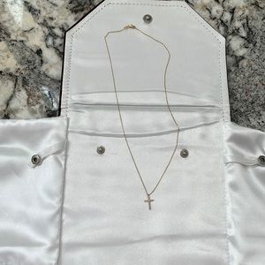 Diamond cross necklace small 14kyellow gold